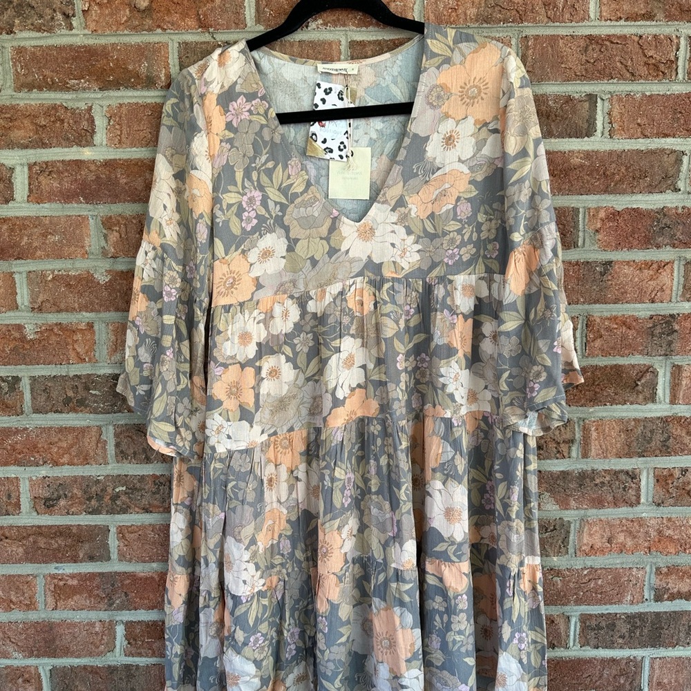 NWT Boutique Floral V-Neck Dress size S
